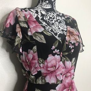5 x $20 Beautiful floral dainty dress v neck floral